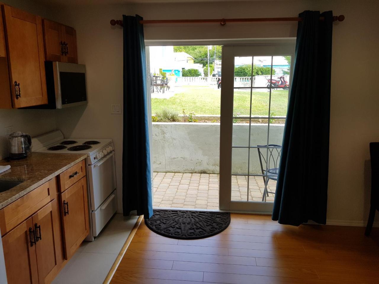 Windsong Guest Apartments Pembroke Esterno foto