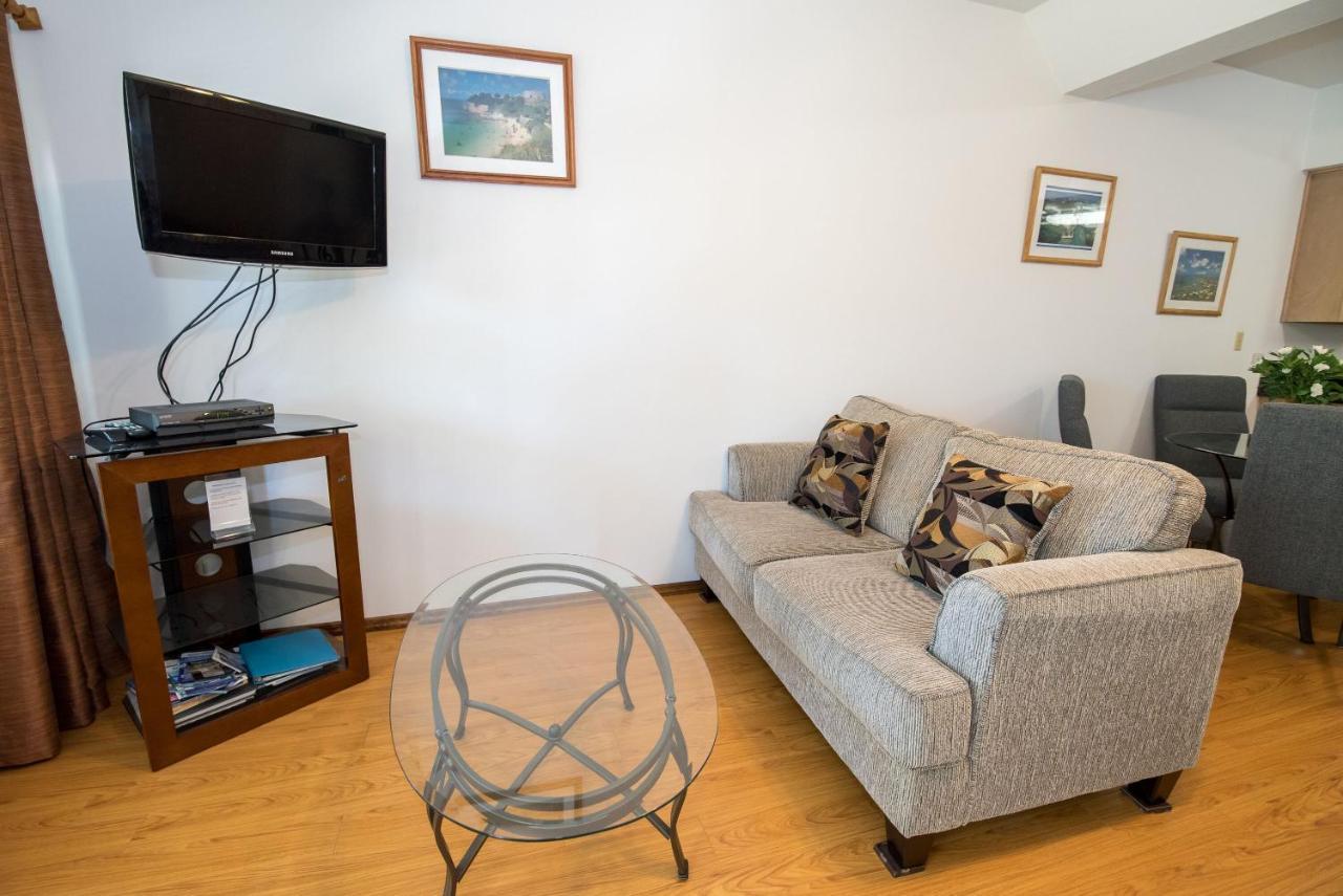 Windsong Guest Apartments Pembroke Esterno foto