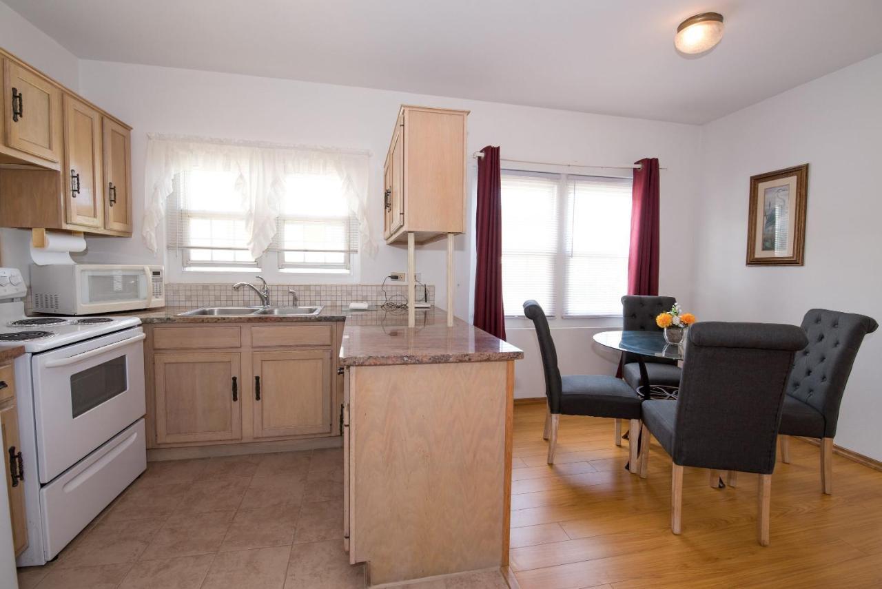 Windsong Guest Apartments Pembroke Esterno foto