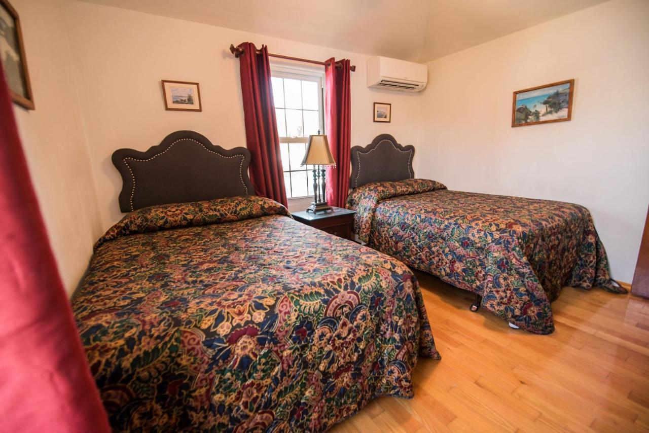 Windsong Guest Apartments Pembroke Esterno foto