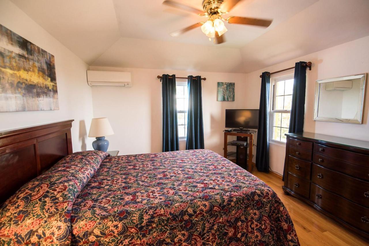 Windsong Guest Apartments Pembroke Esterno foto