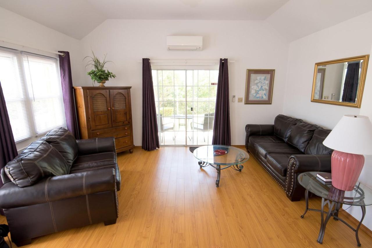 Windsong Guest Apartments Pembroke Esterno foto
