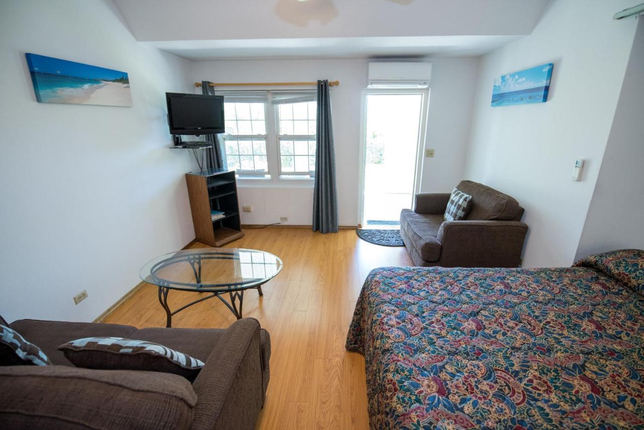 Windsong Guest Apartments Pembroke Esterno foto