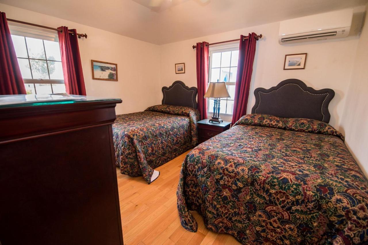 Windsong Guest Apartments Pembroke Esterno foto